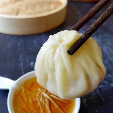 How to make Xiao Long Bao (小笼包, Soup Dumplings).